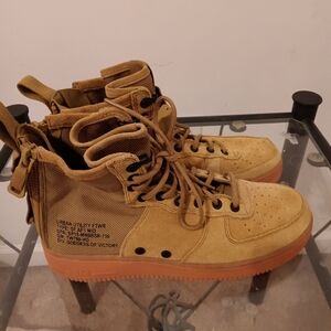 Nike Men's Tan High-Top Boots